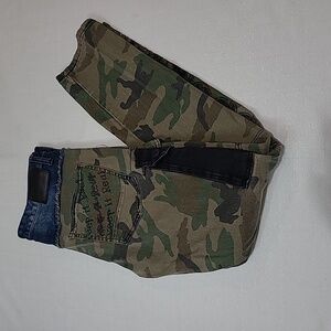 Smoke rise art camo jeans